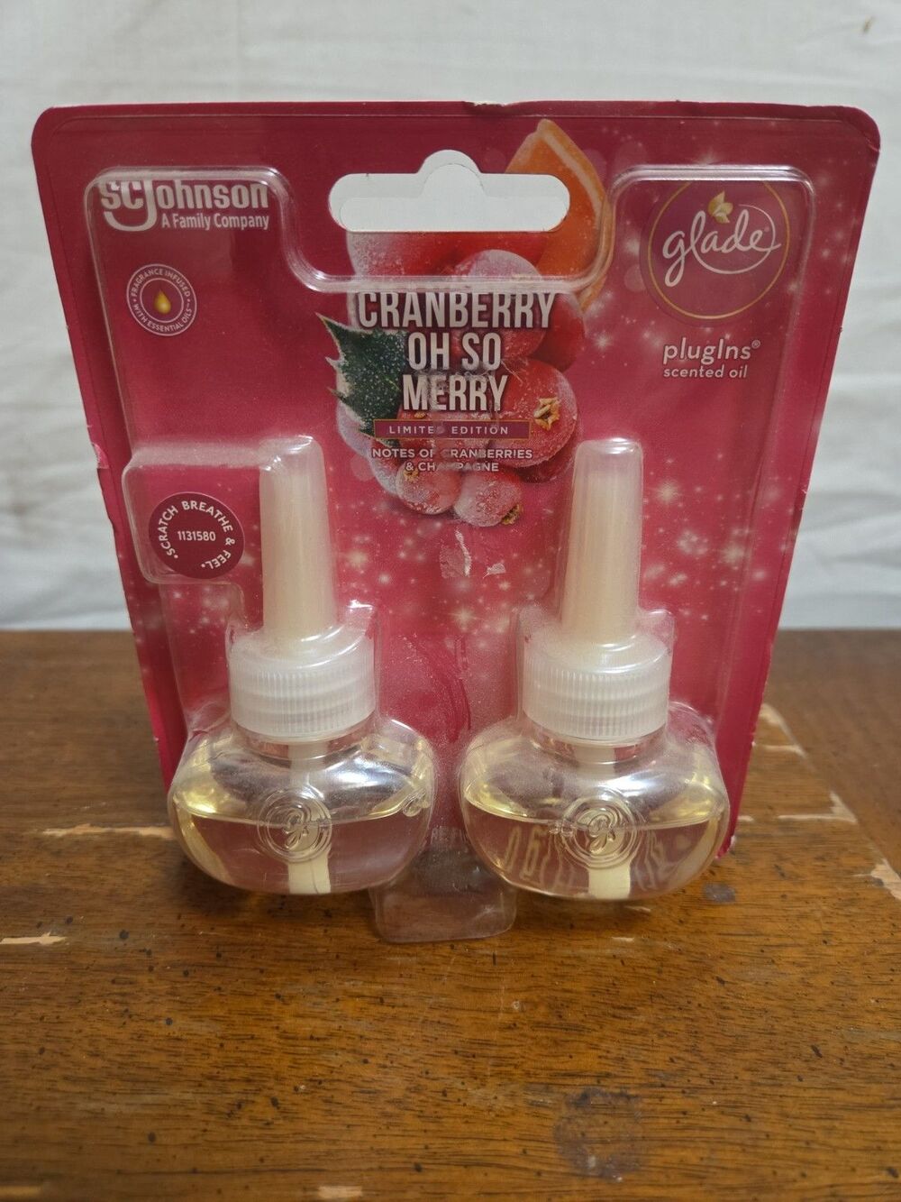 Glade Plug In Refill Electric Scented Oil Cranberry Oh So Merry 2 Pack .67 oz ea